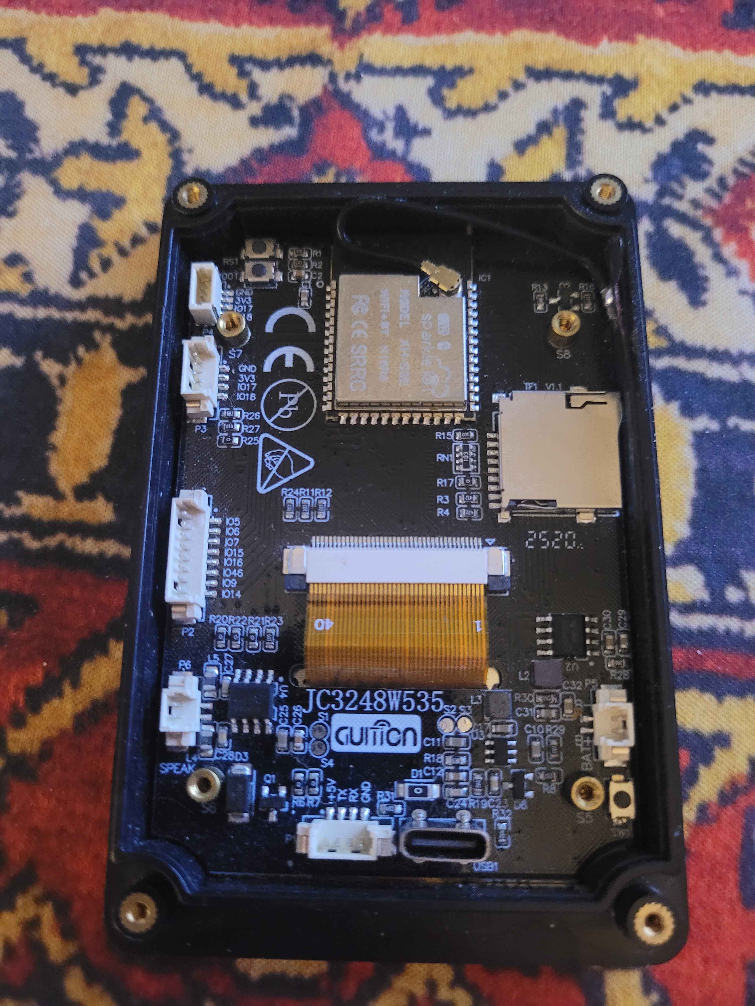 Płytka rozwojowa ESP32-S3 Wifi BT z pojemnościowym ekranem dotykowym 3,5 cala i czarną obudową